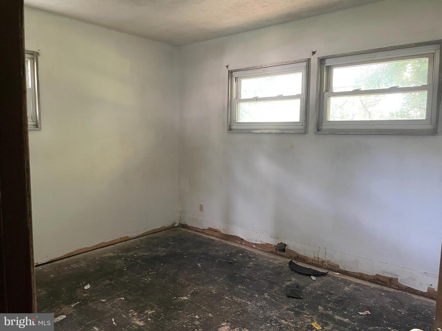 102 S Governors Blvd Property Photo 8