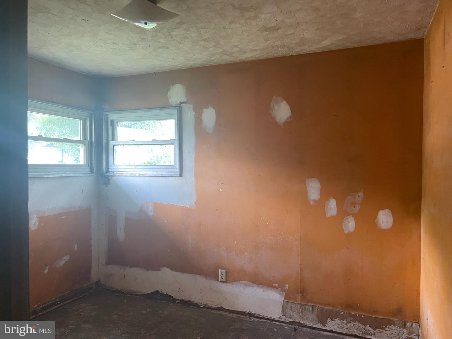 102 S Governors Blvd Property Photo 10