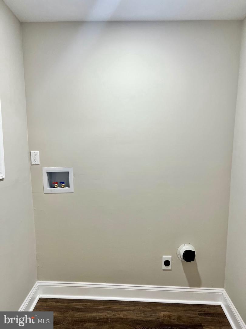 31 E Commerce St Property Photo 11