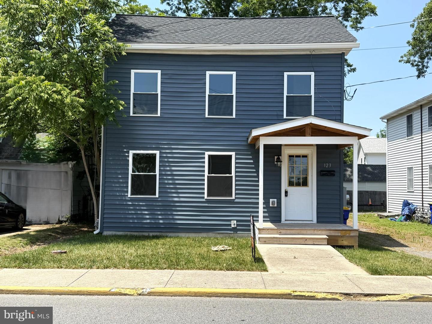 123 FLEMING ST Property Photo 1