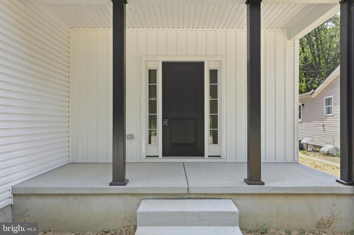 1354 College Rd Property Photo 5
