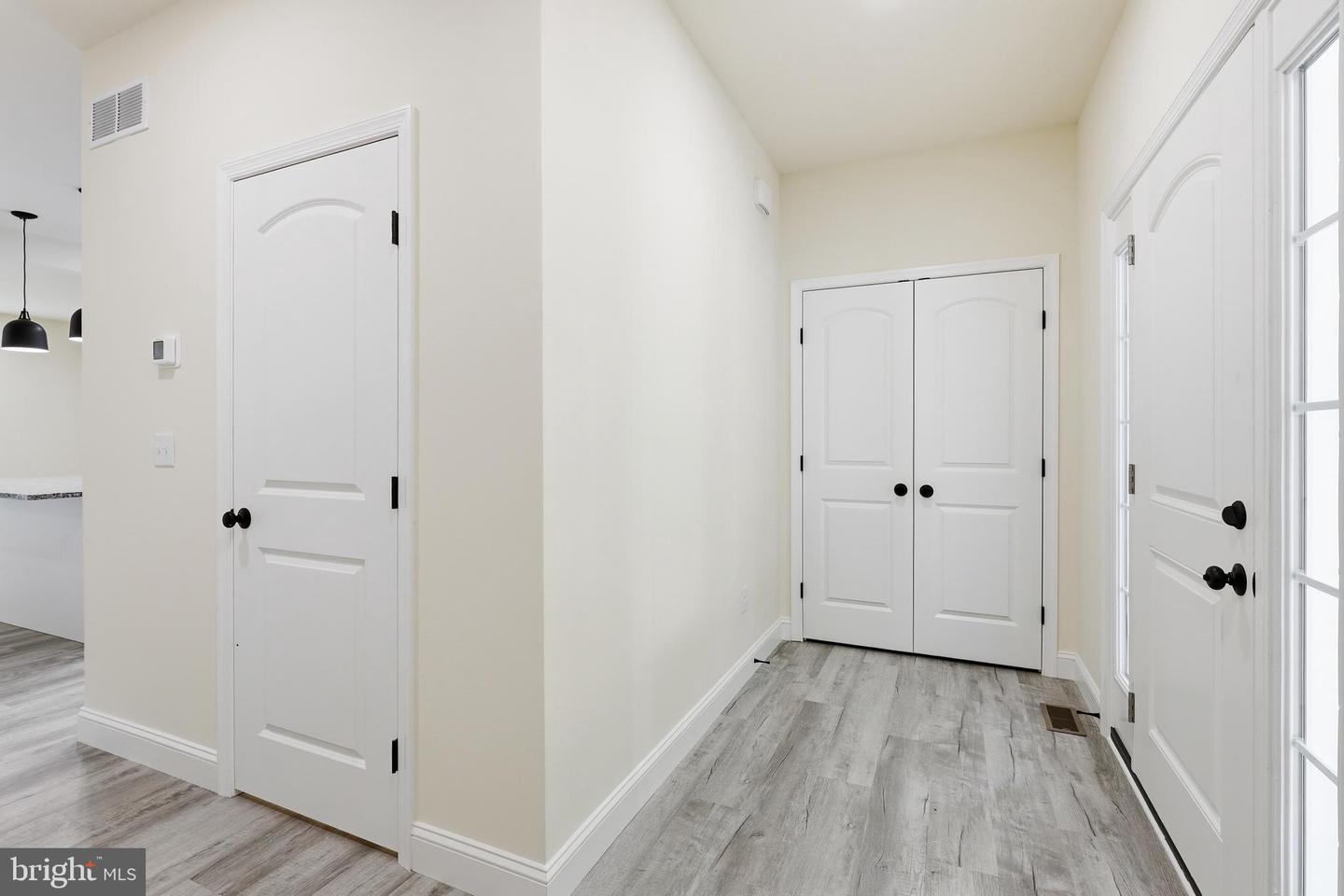 1354 College Rd Property Photo 6