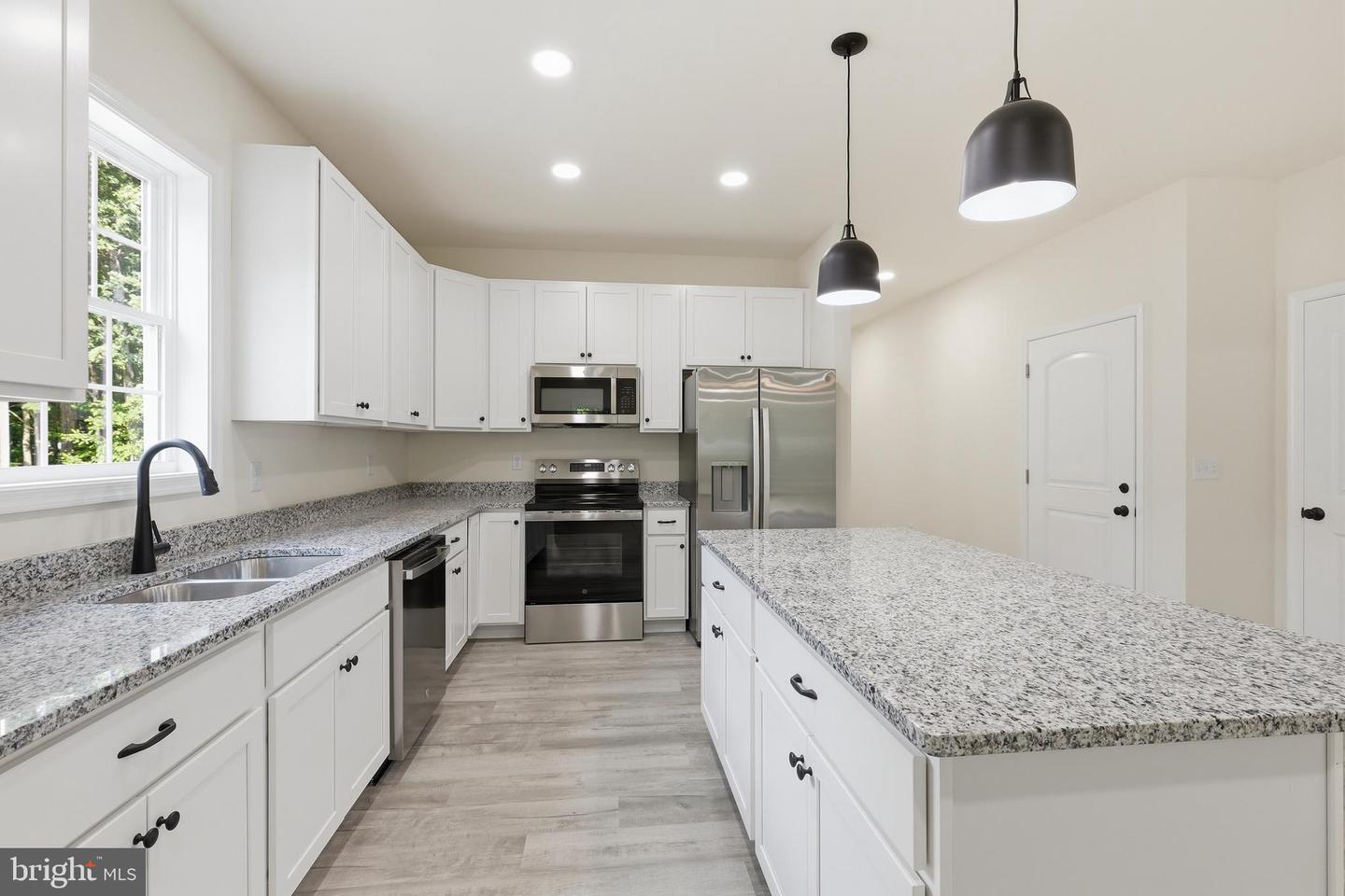 1354 College Rd Property Photo 11
