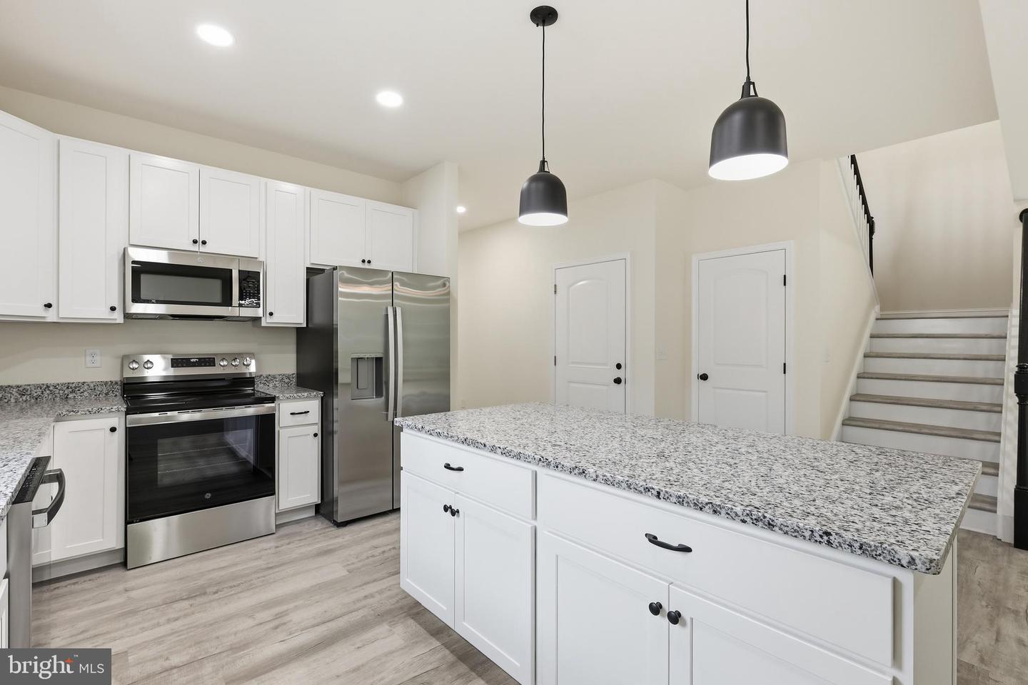 1354 College Rd Property Photo 12