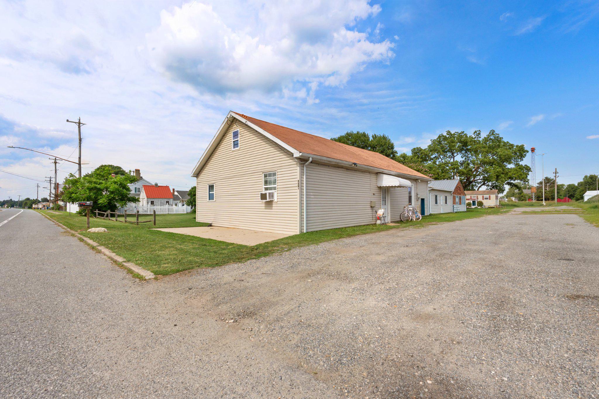 394 Denny St Property Photo 2