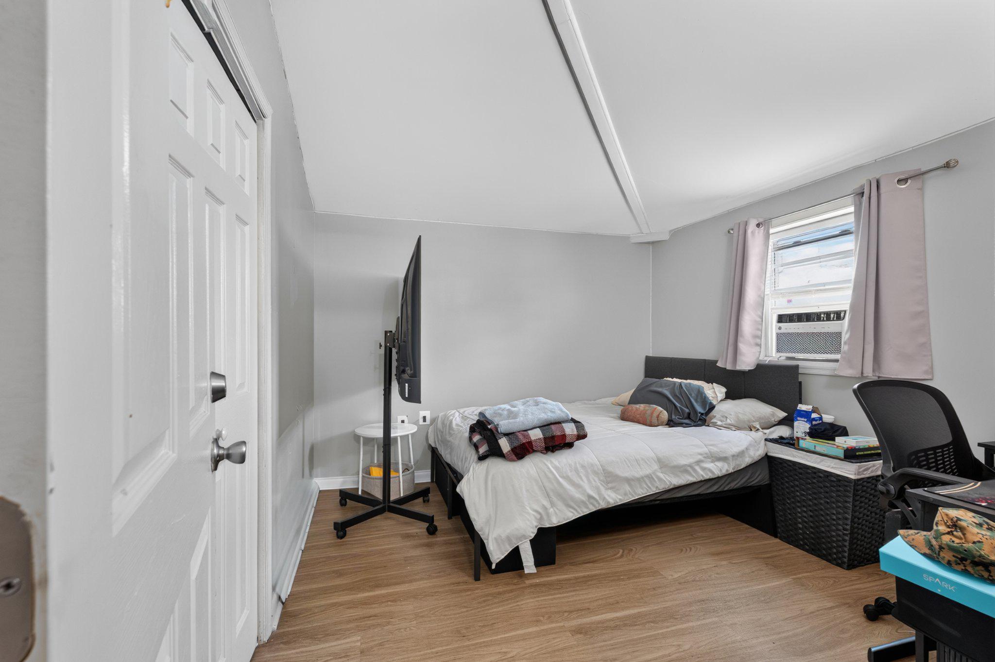 394 Denny St Property Photo 12