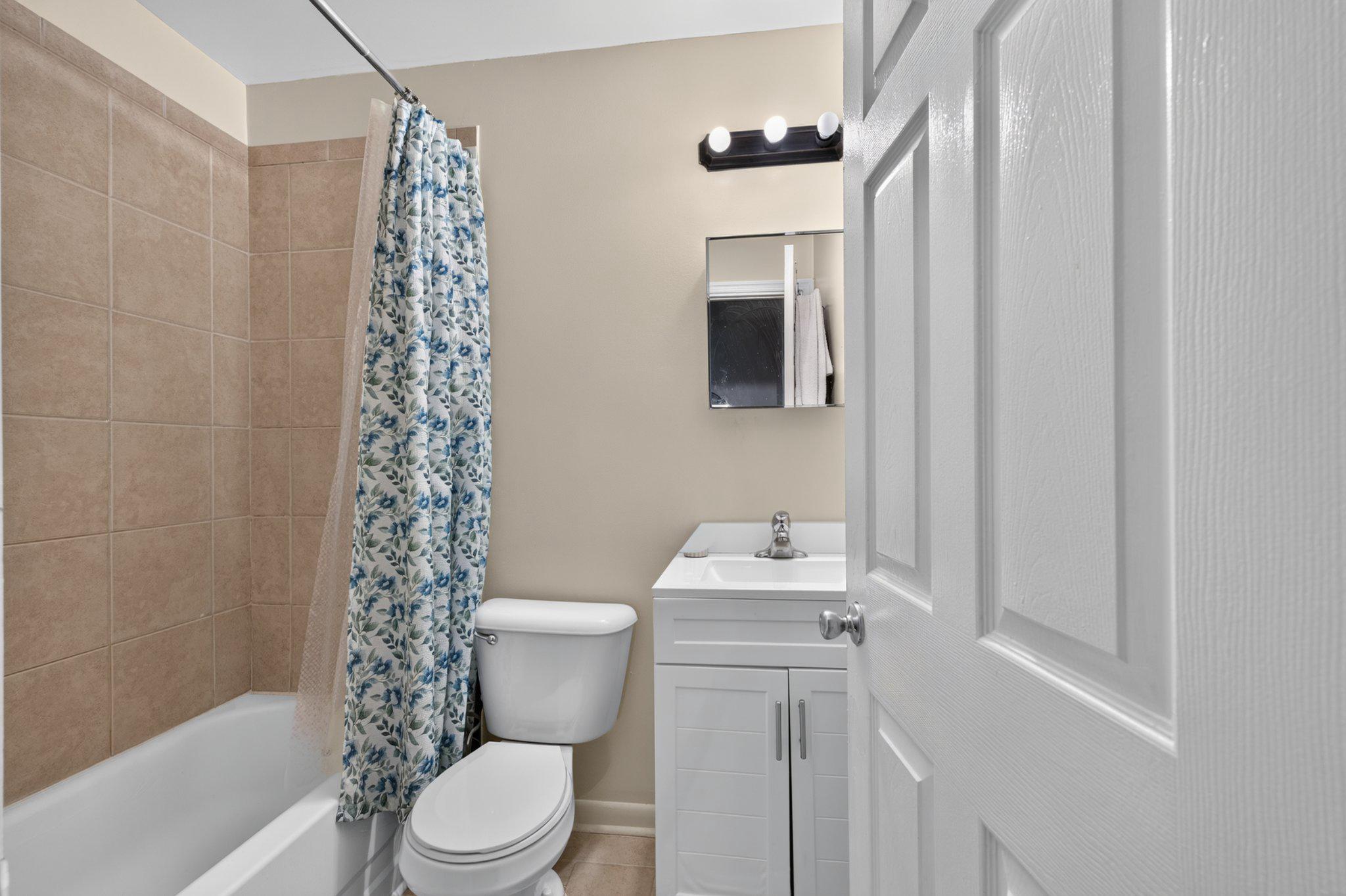 394 Denny St Property Photo 13