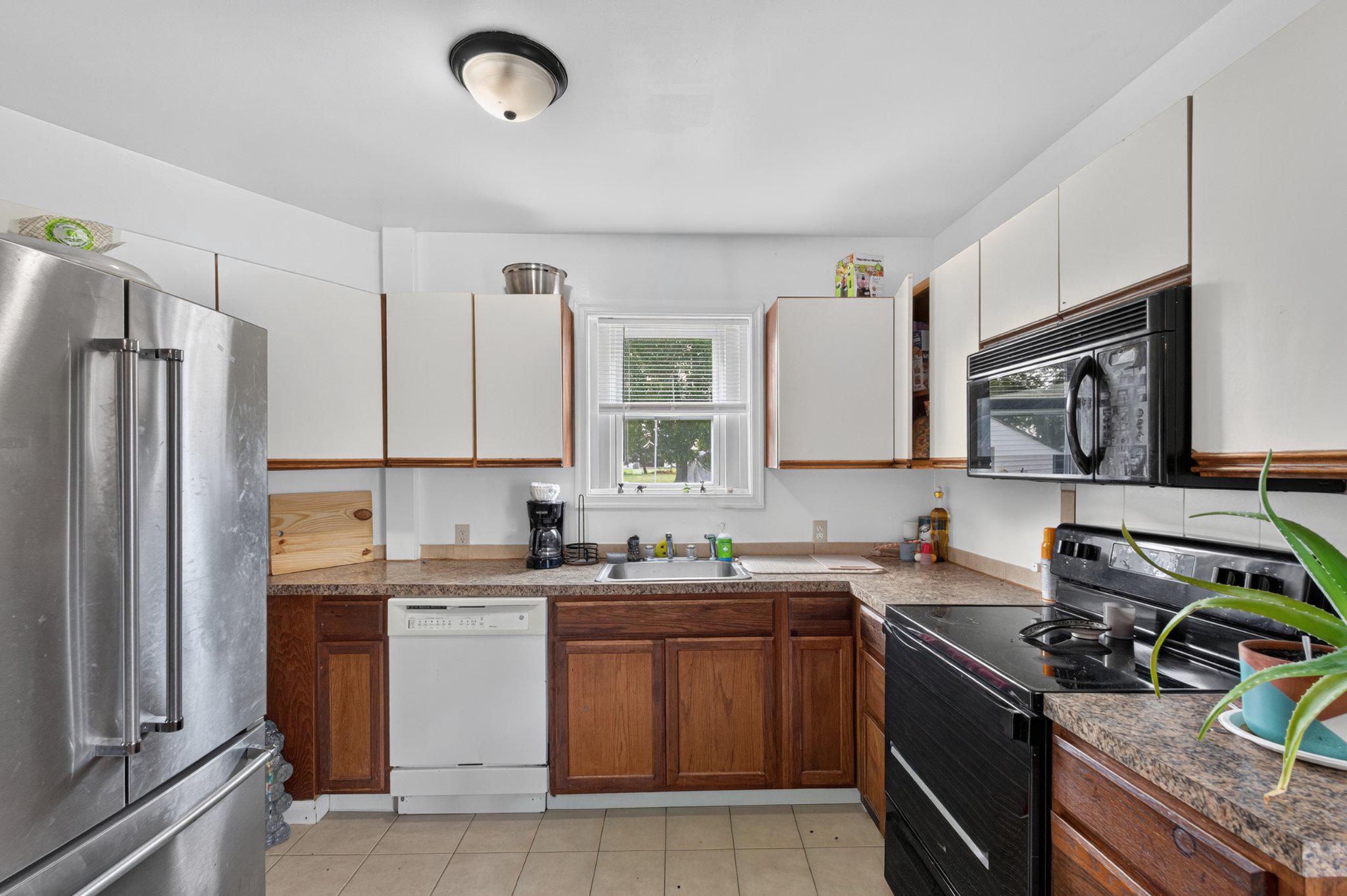 394 Denny St Property Photo 18