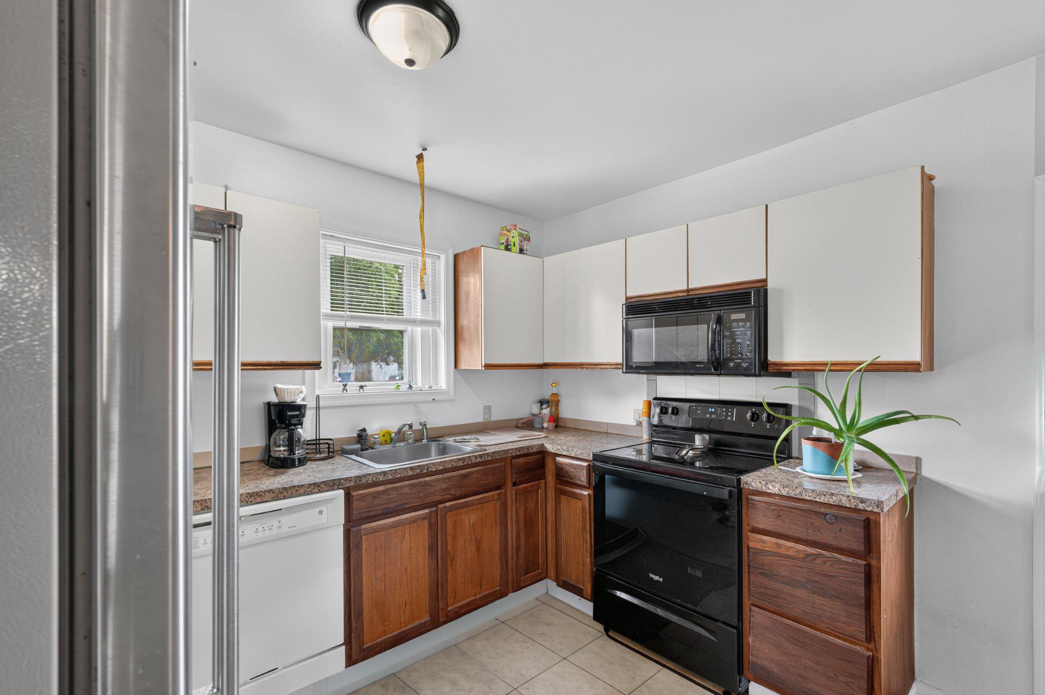 394 Denny St Property Photo 20