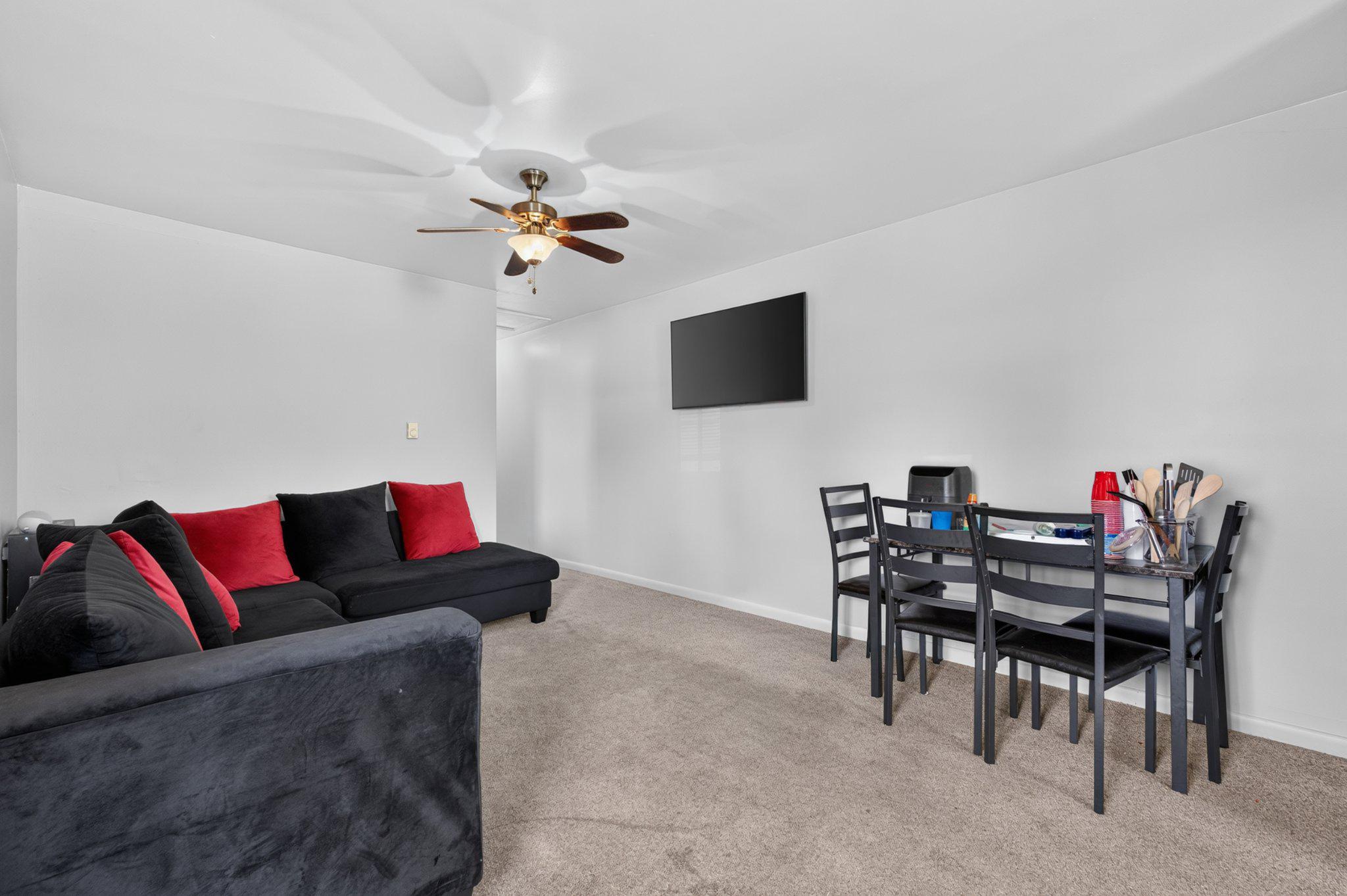394 Denny St Property Photo 21