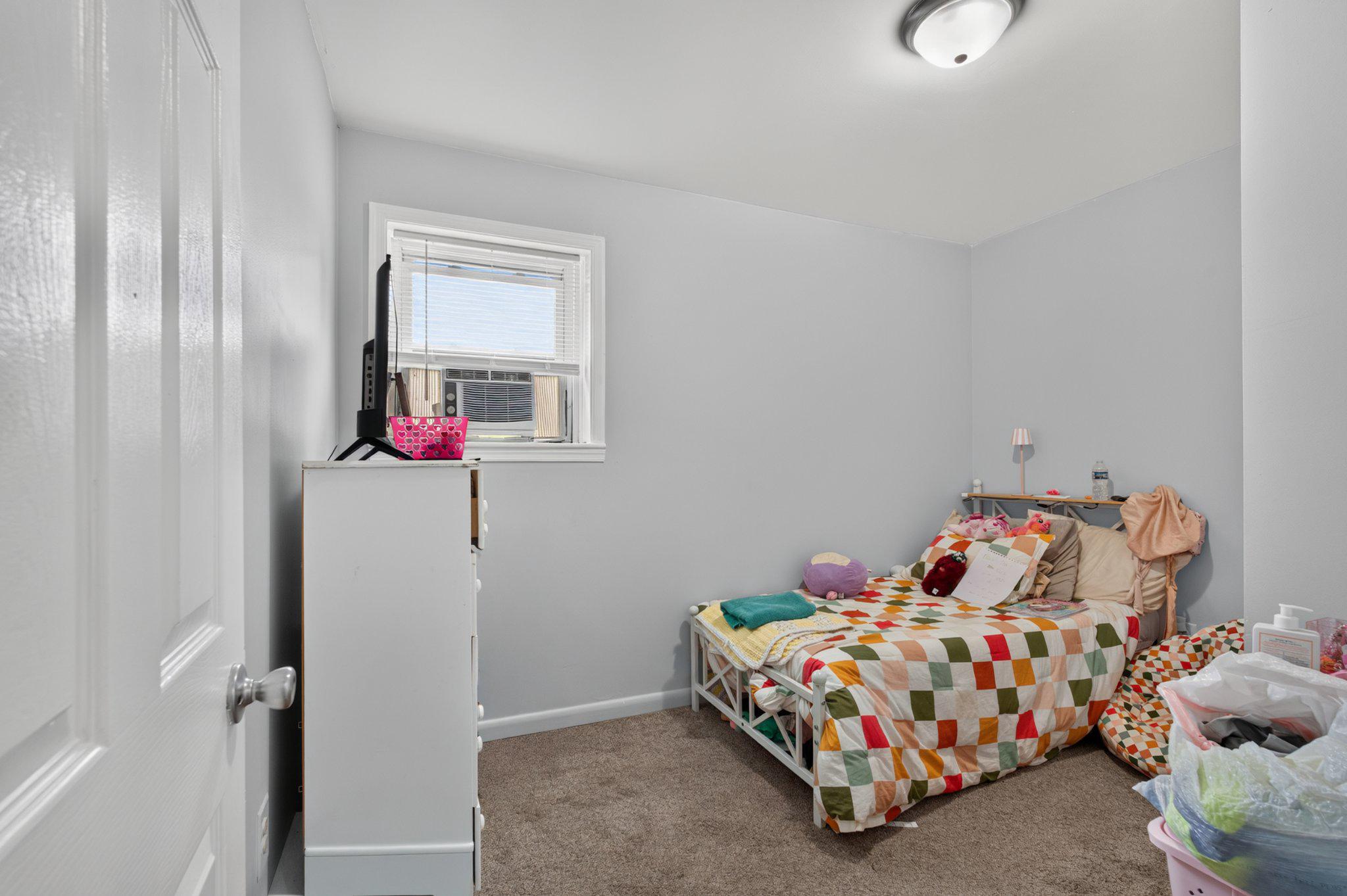 394 Denny St Property Photo 24