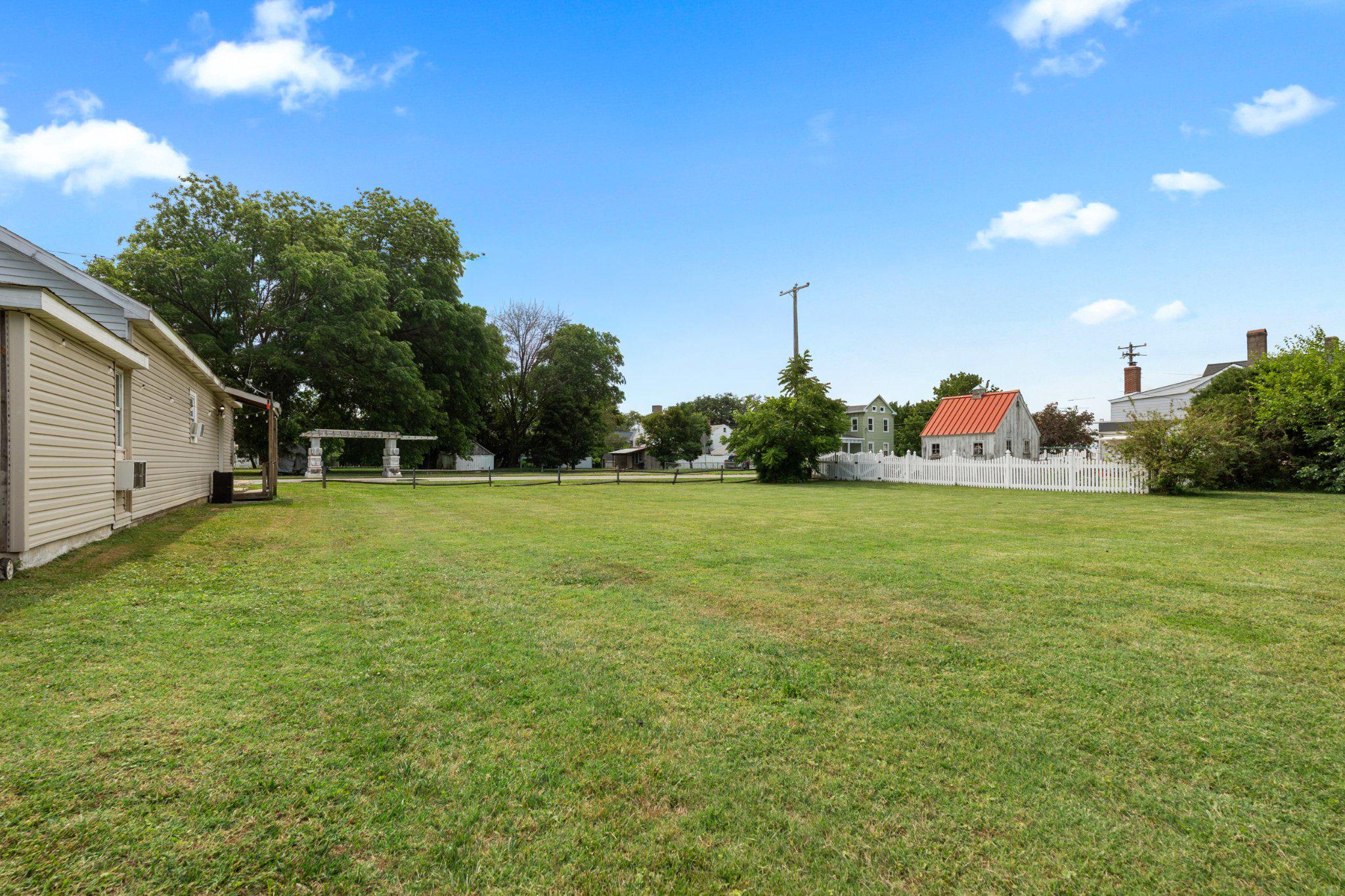 394 Denny St Property Photo 30