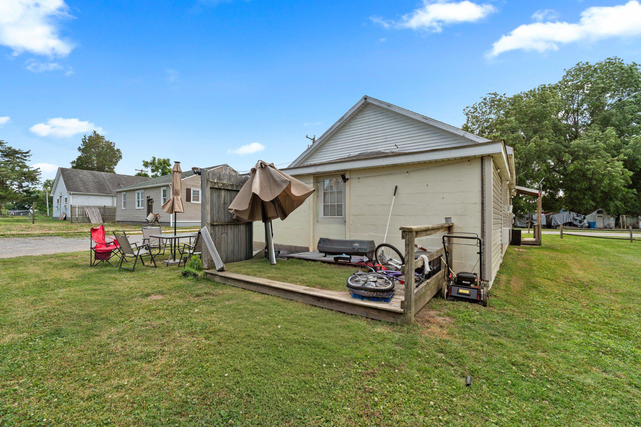 394 Denny St Property Photo 33