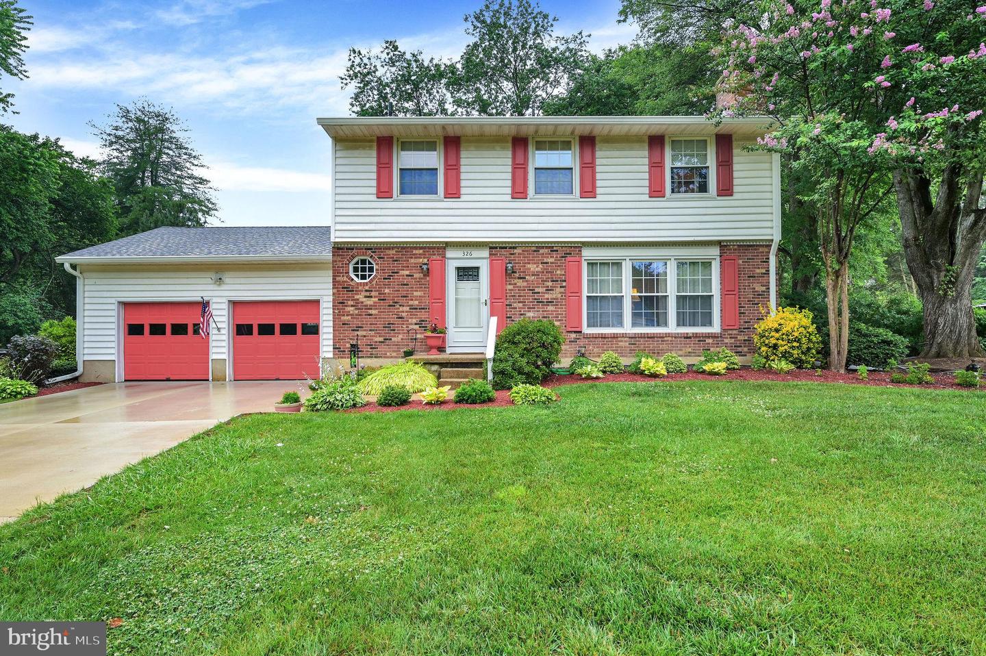 326 GARRISONS CIR Property Photo 1
