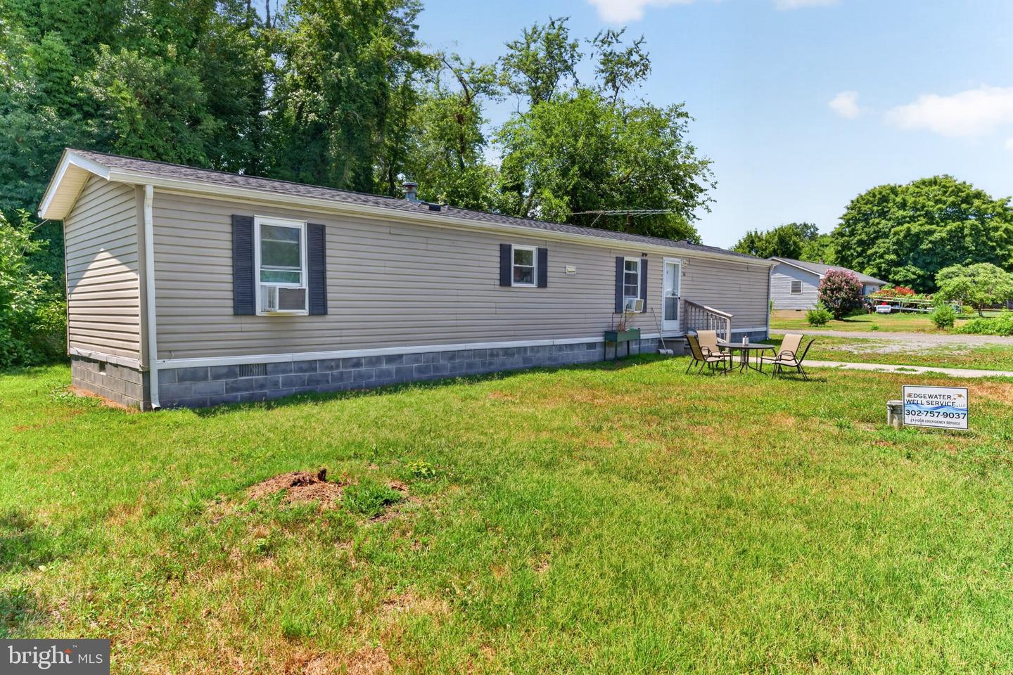 90 Cove Rd Property Photo 1