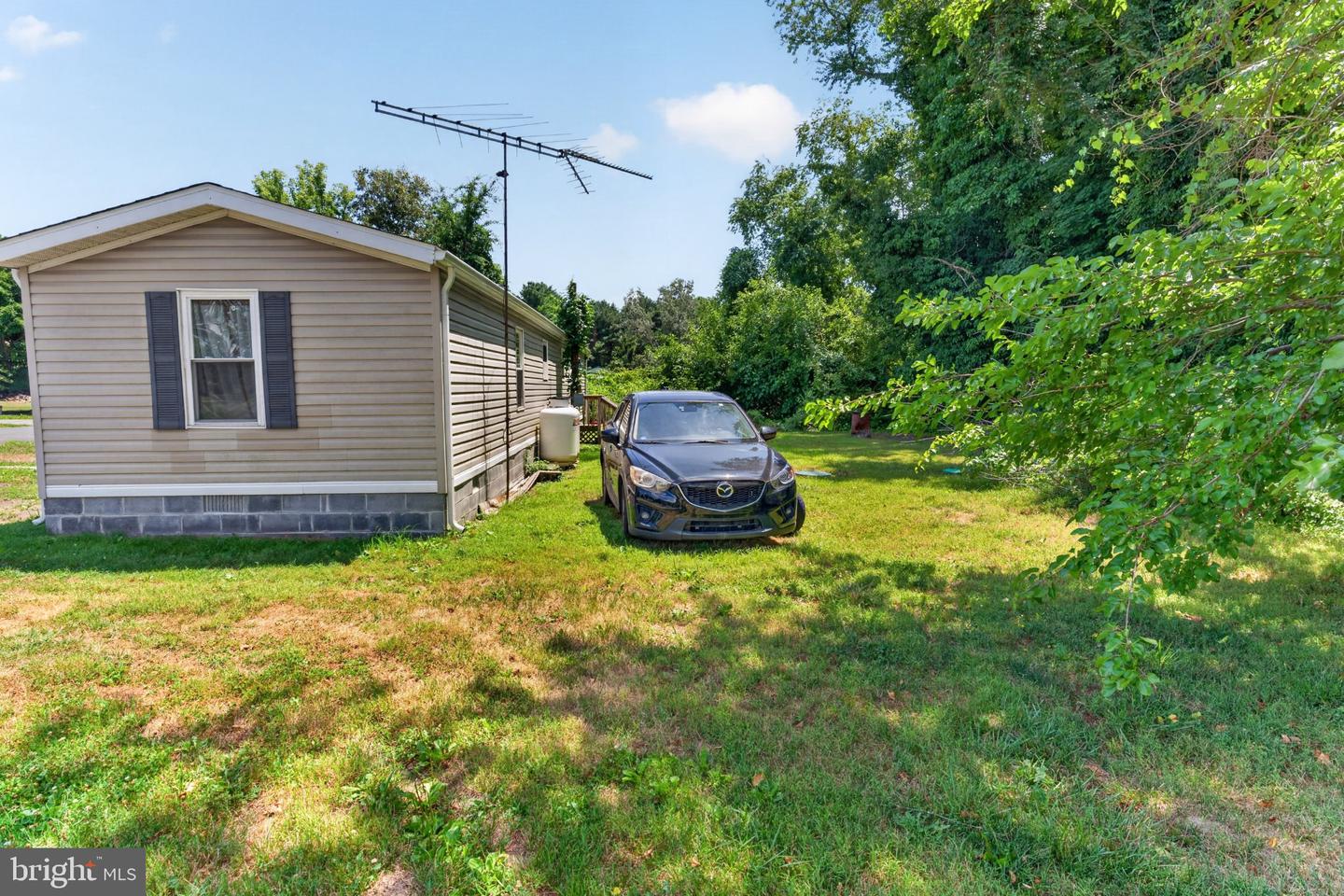 90 Cove Rd Property Photo 3