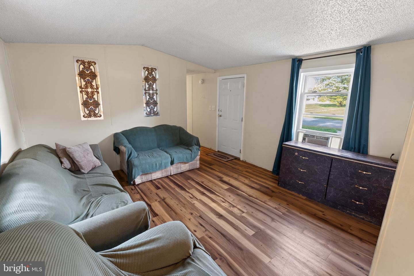 90 Cove Rd Property Photo 18