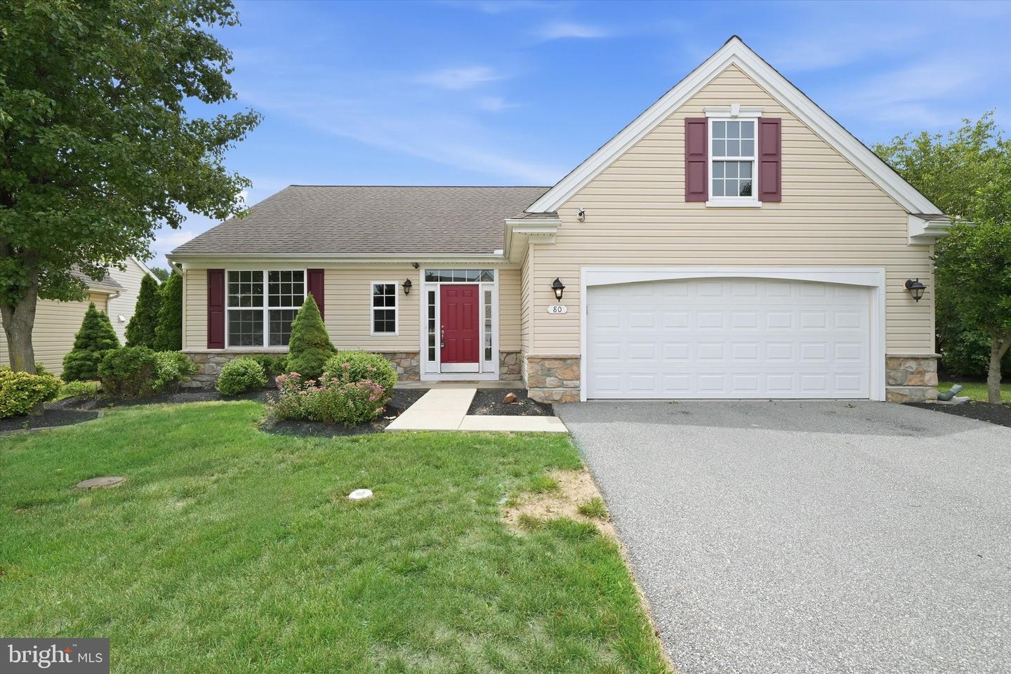 80 Wheatsheaf Ln Property Photo 2