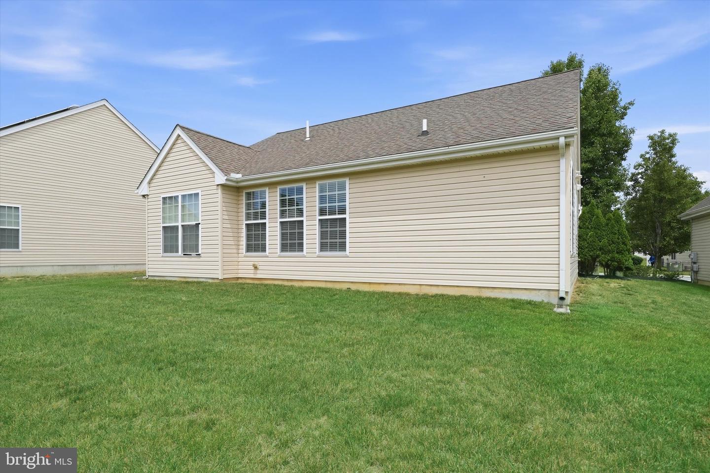 80 Wheatsheaf Ln Property Photo 32