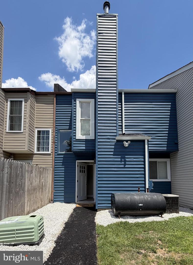 2054 GENERALS WAY Property Photo 1
