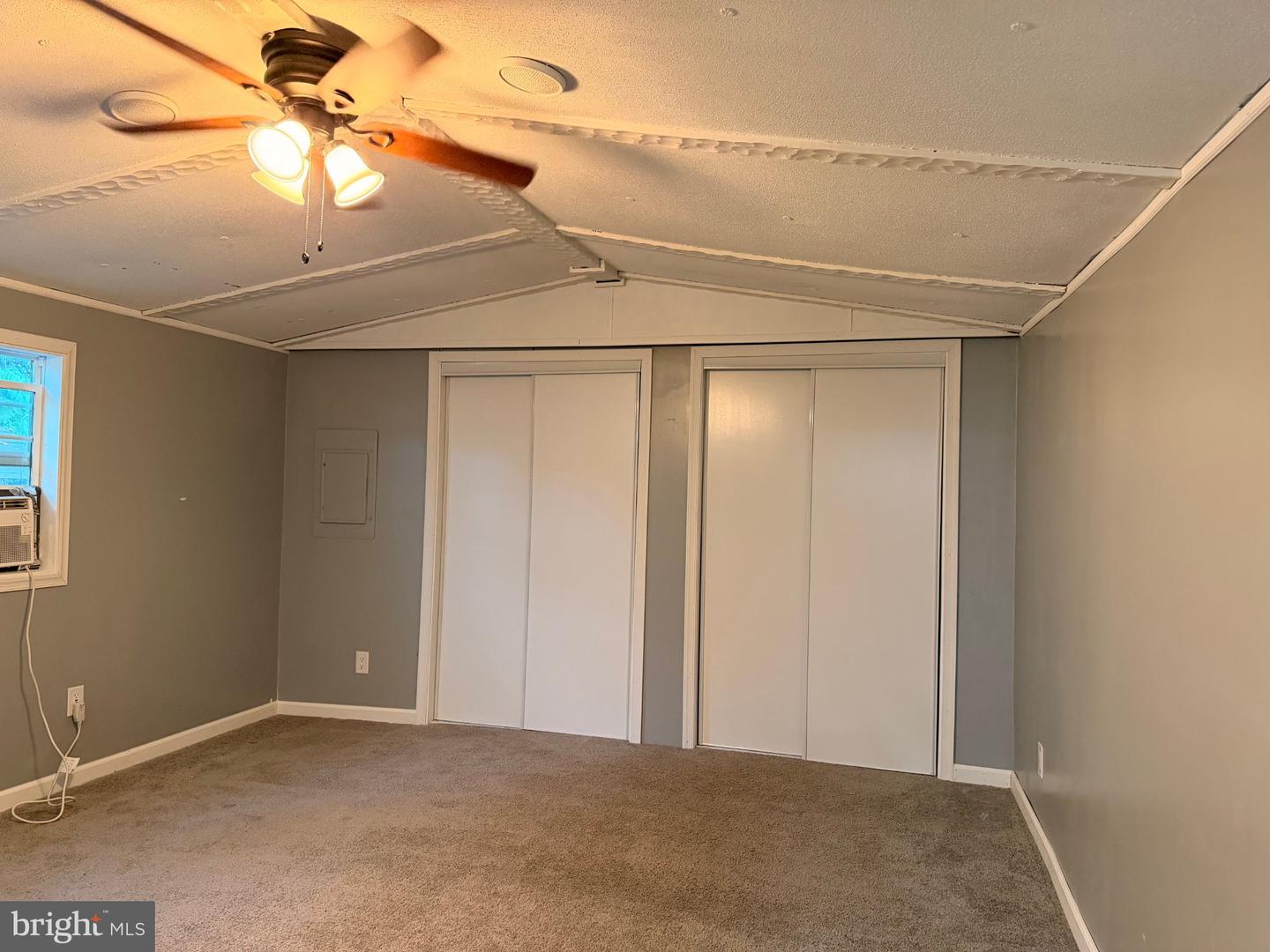 24 Carpenter #24 Property Photo 2