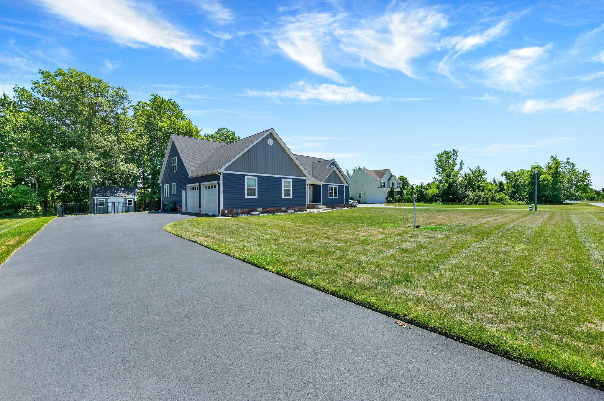 657 Golf Links Ln Property Photo 3