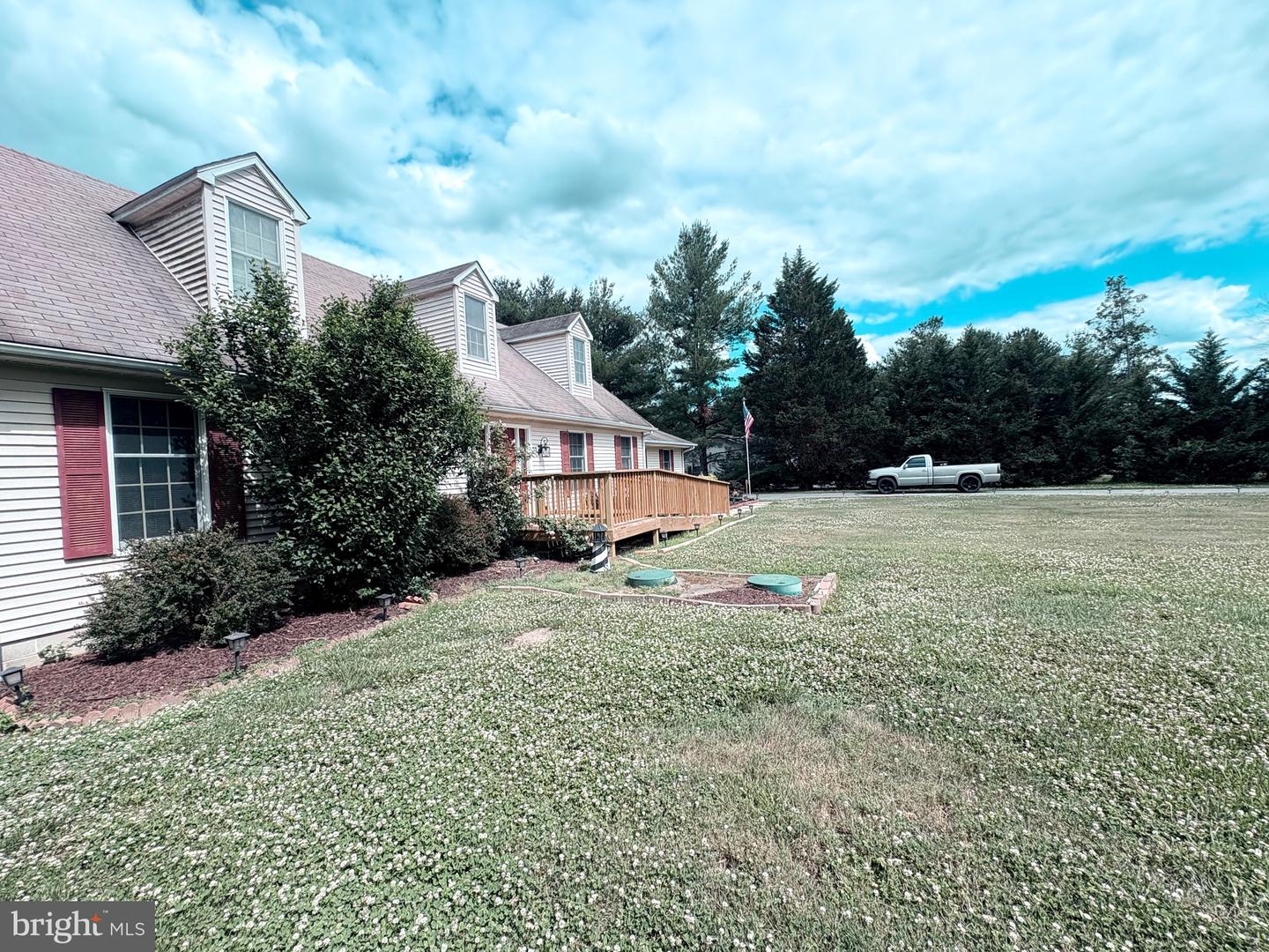 986 Everetts Corner Rd Property Photo 3