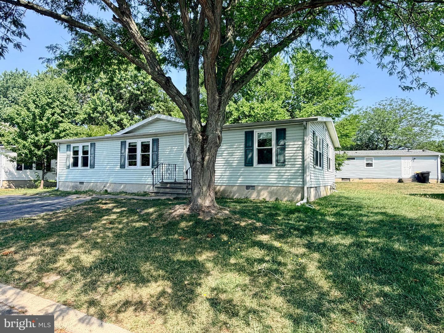 19 Gordon Dr Property Photo 1
