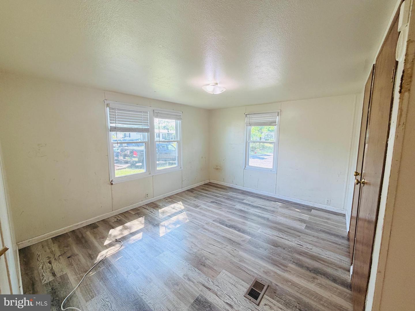 19 Gordon Dr Property Photo 17