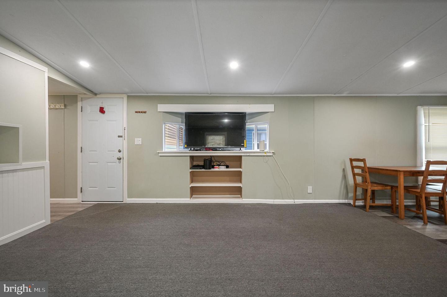 264 Scotch Pine Dr #264 Property Photo 9