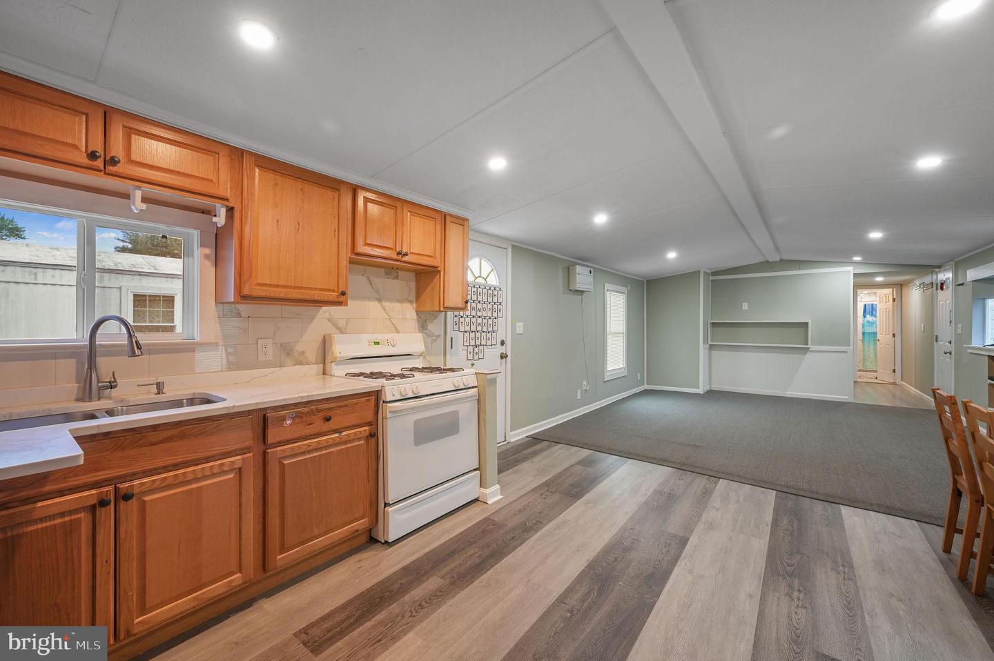 264 Scotch Pine Dr #264 Property Photo 12