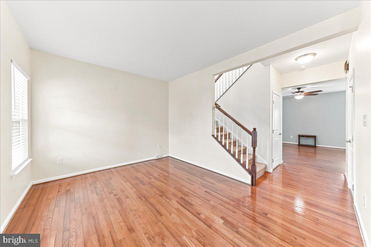 33 Barkley Ct Property Photo 4