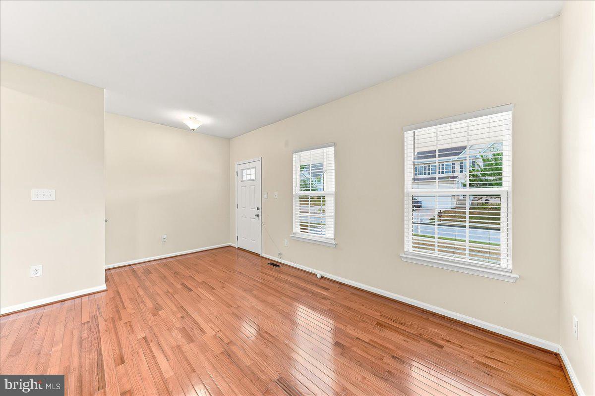 33 Barkley Ct Property Photo 6