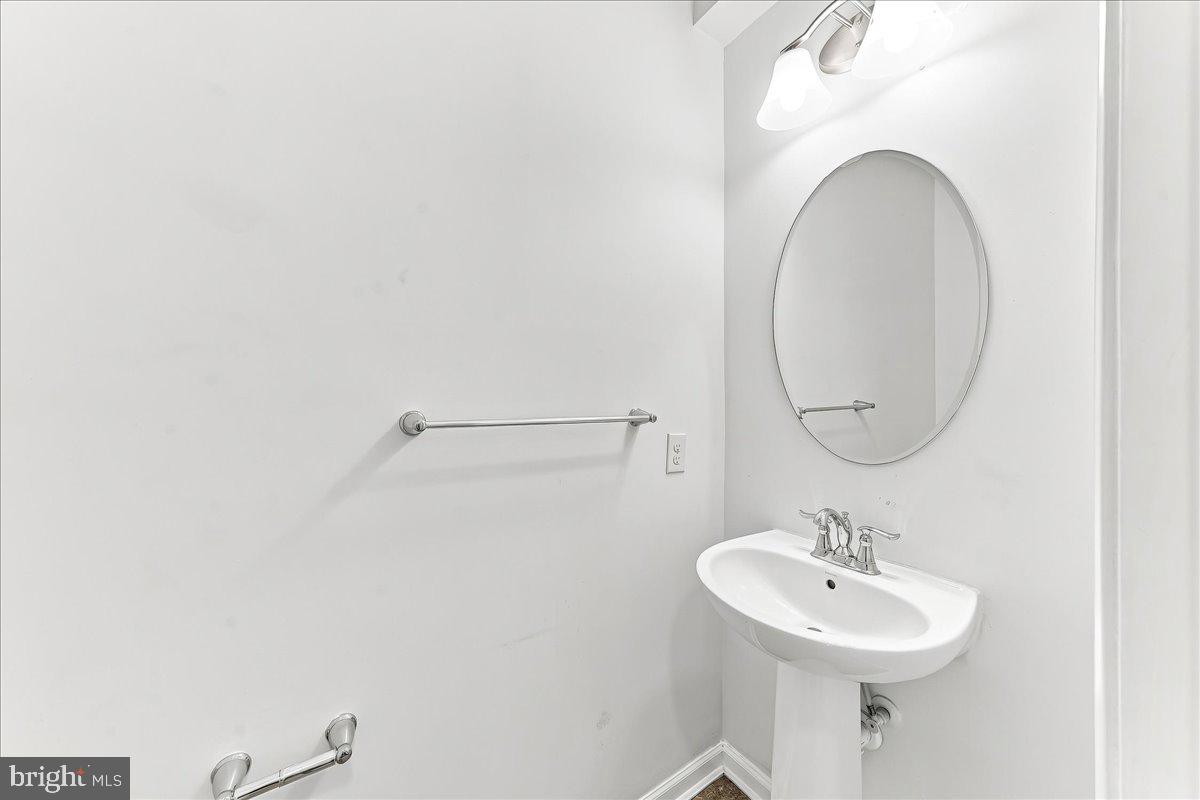 33 Barkley Ct Property Photo 7