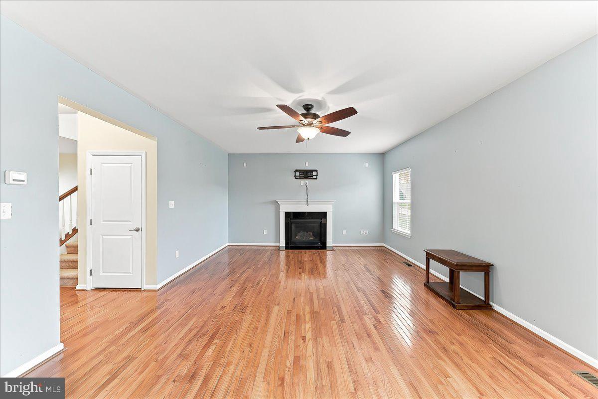 33 Barkley Ct Property Photo 8