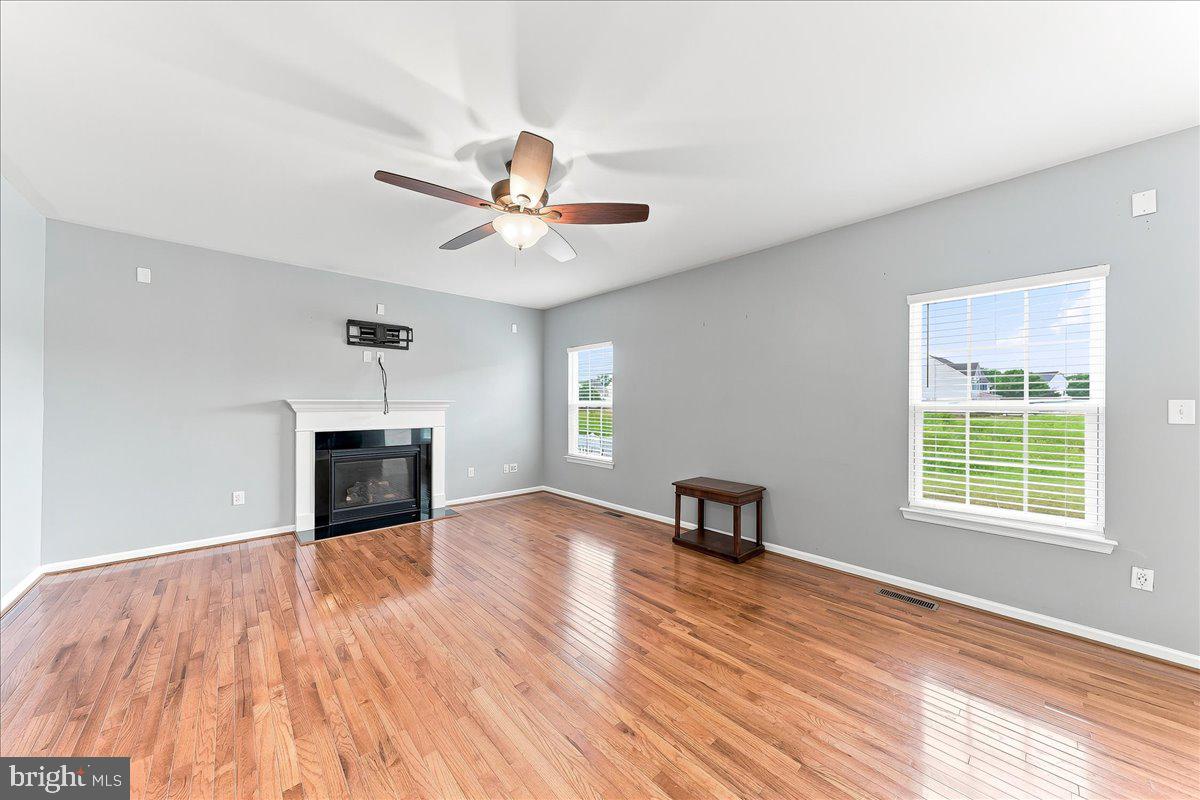 33 Barkley Ct Property Photo 9