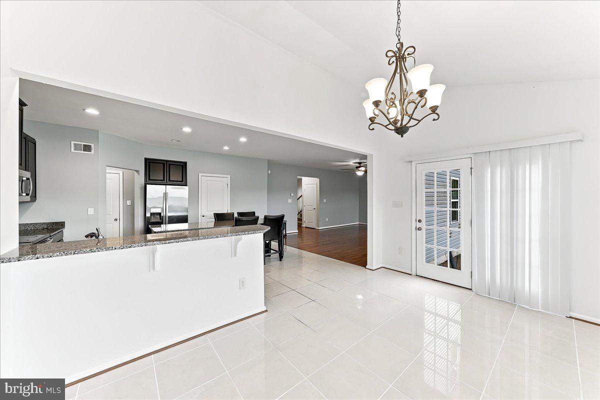 33 Barkley Ct Property Photo 18