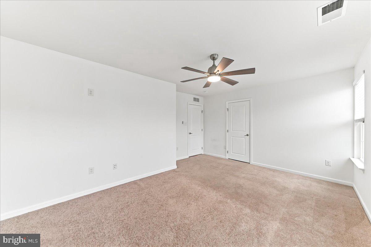 33 Barkley Ct Property Photo 25