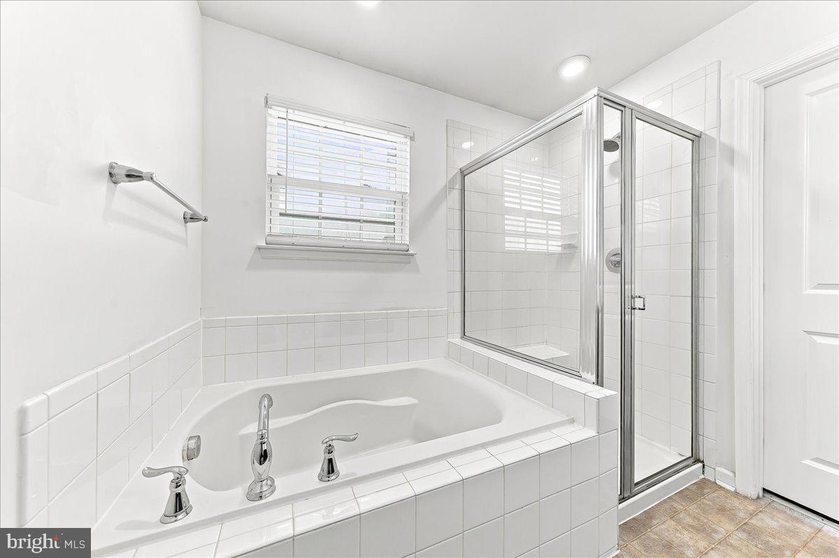 33 Barkley Ct Property Photo 31