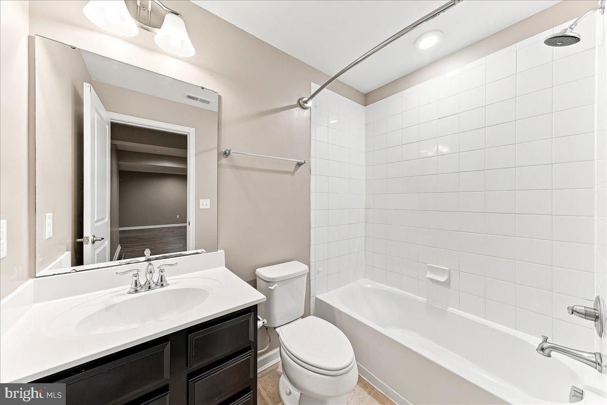 33 Barkley Ct Property Photo 35
