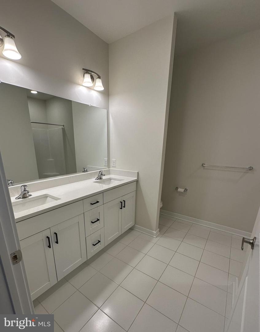 619 Ruth Way Property Photo 8