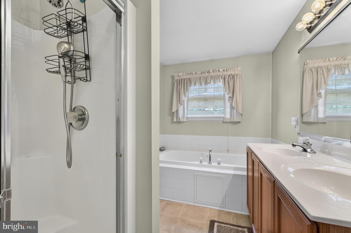 29 Walden Ln Property Photo 11