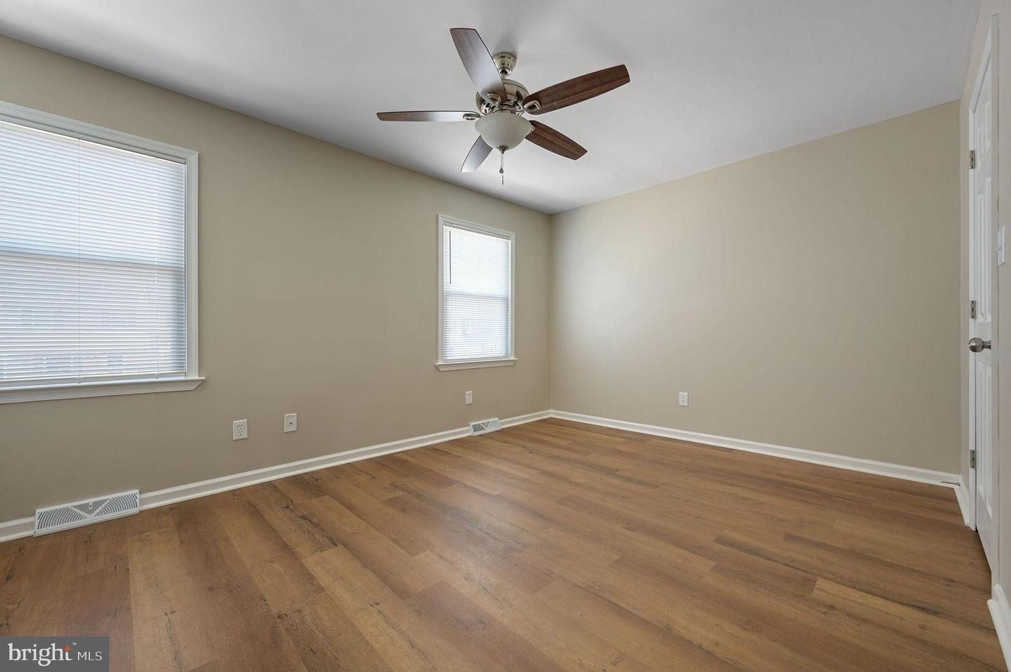 1192 Madison Ct Property Photo 9