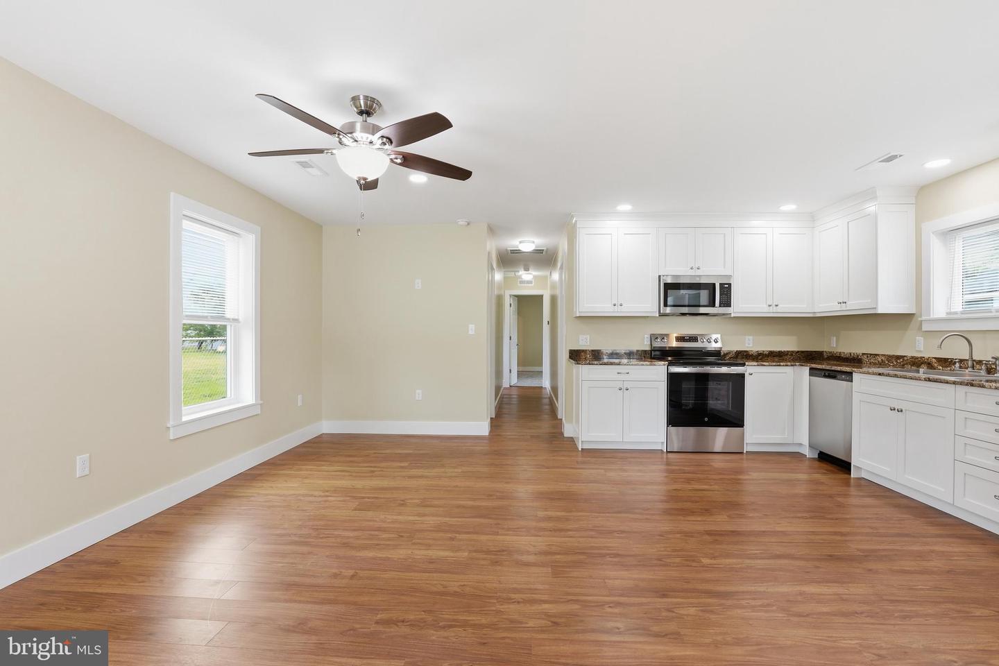 16 S Railroad Ave Property Photo 8