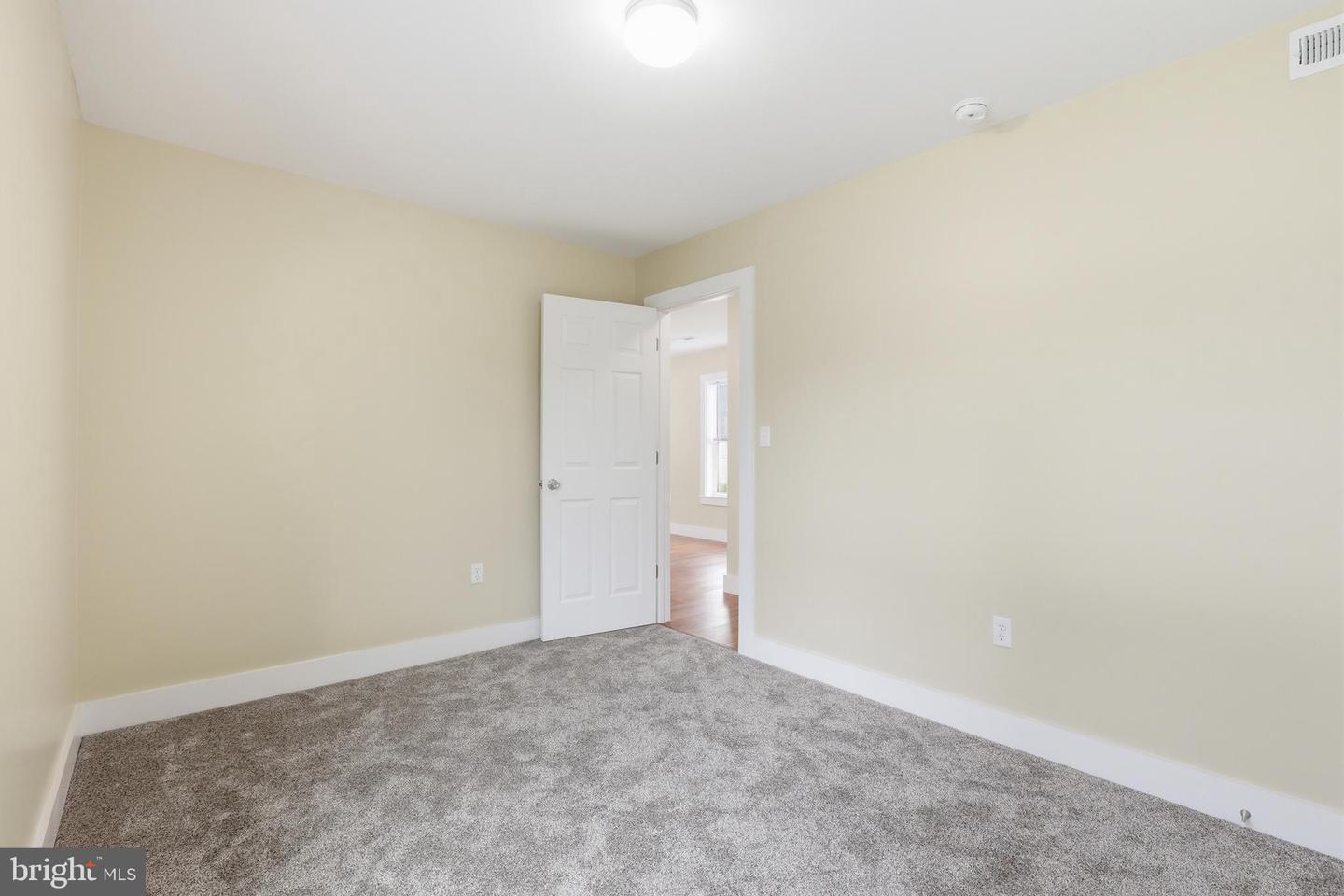 16 S Railroad Ave Property Photo 14