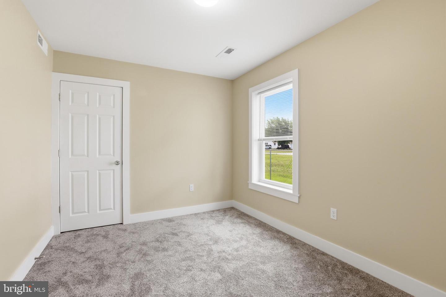 16 S Railroad Ave Property Photo 15