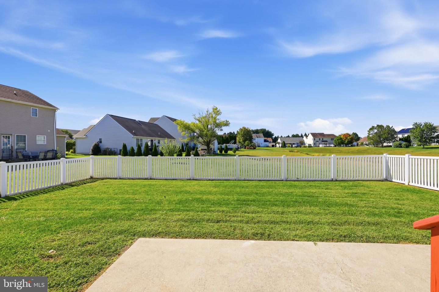 105 Foxwood Dr Property Photo 4