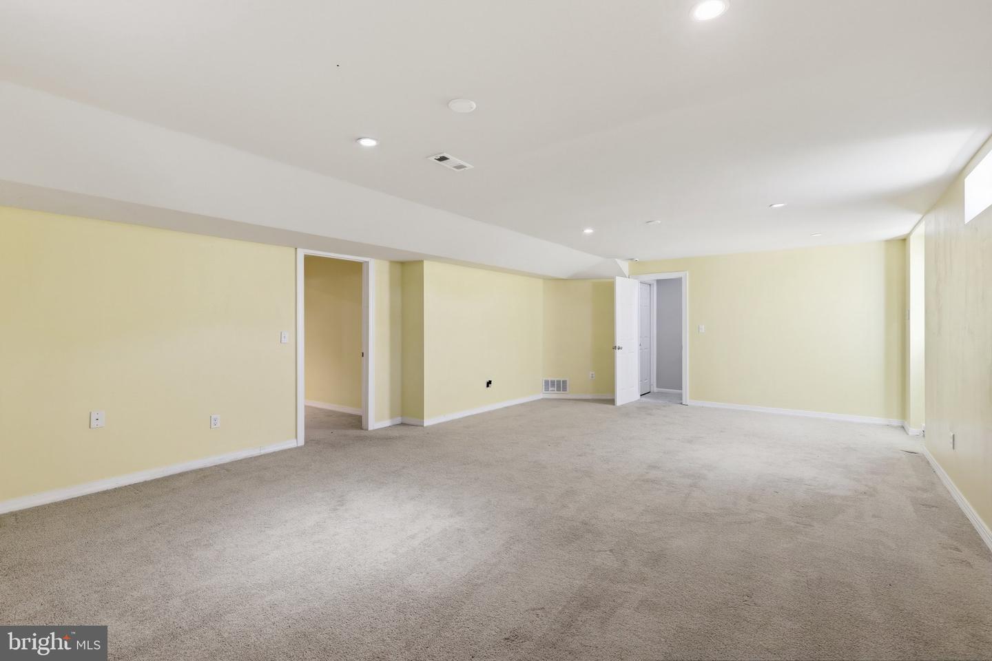 105 Foxwood Dr Property Photo 38