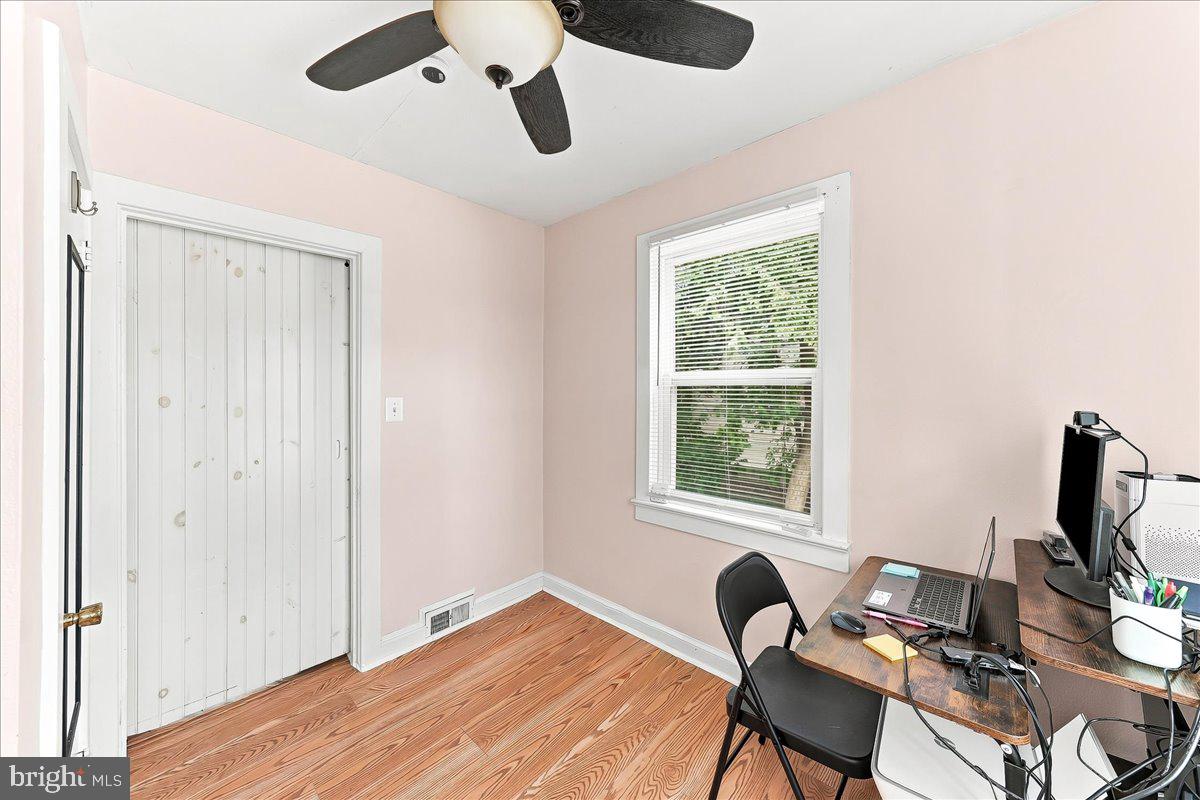 411 Cowgill St Property Photo 15