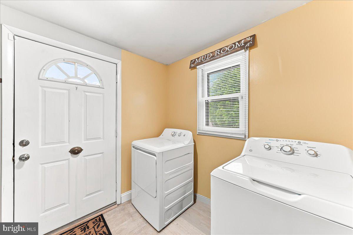 411 Cowgill St Property Photo 19